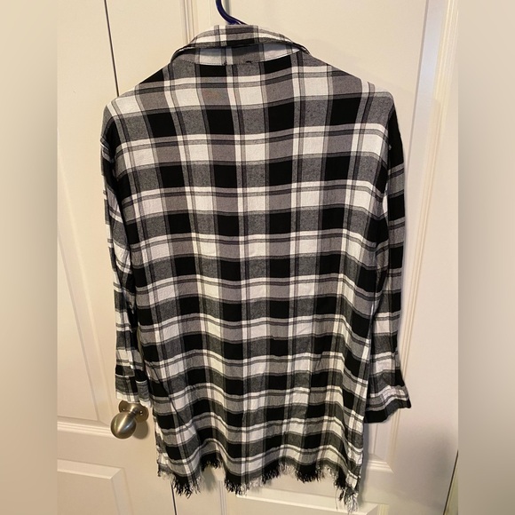 Umgee Black White Plaid 1/4 Button Down Tunic Pockets on Front Sz M - Picture 5 of 6
